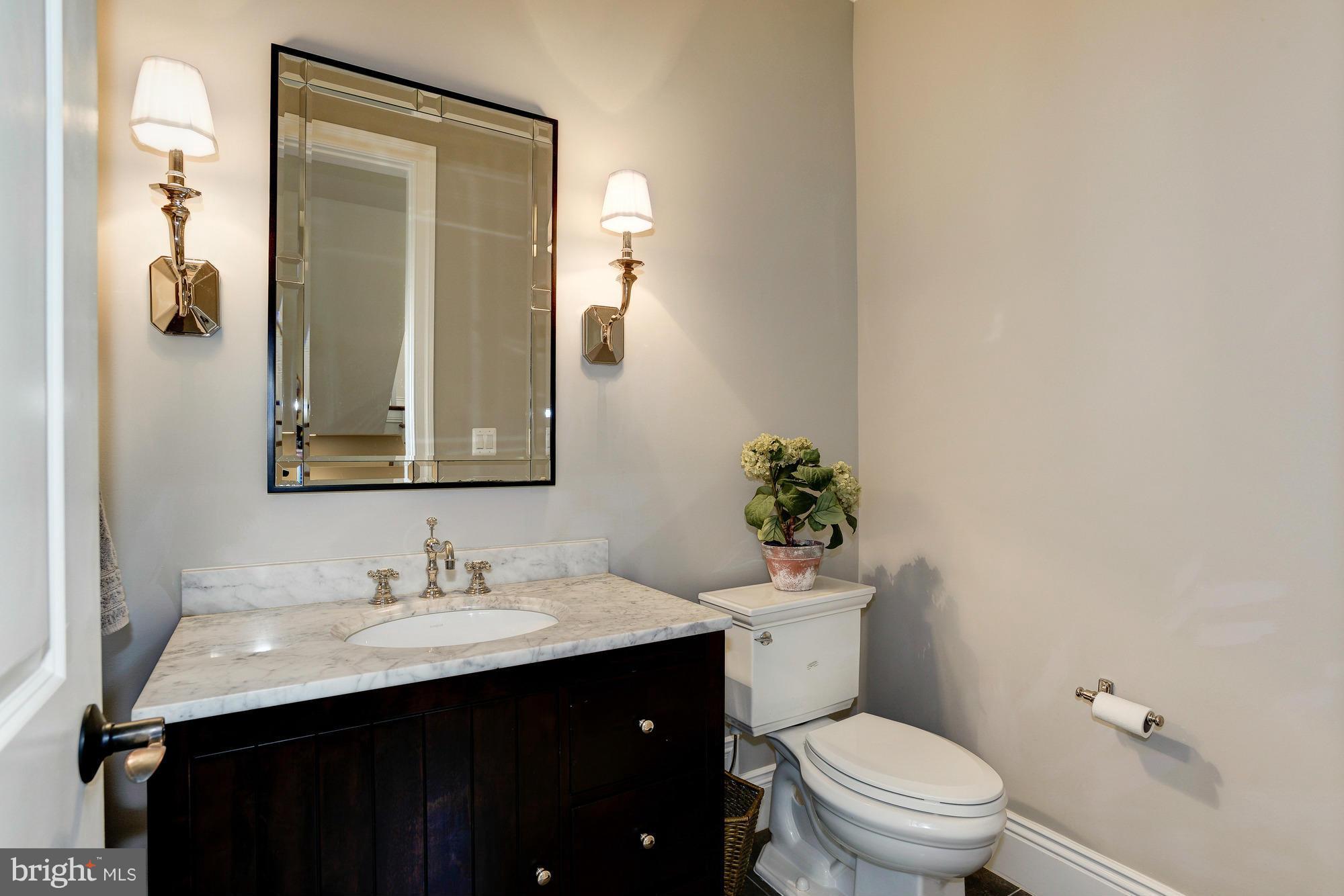 6220 Winnebago Road Bethesda, MD 20816 - Photo 10 of 29 Powder Room