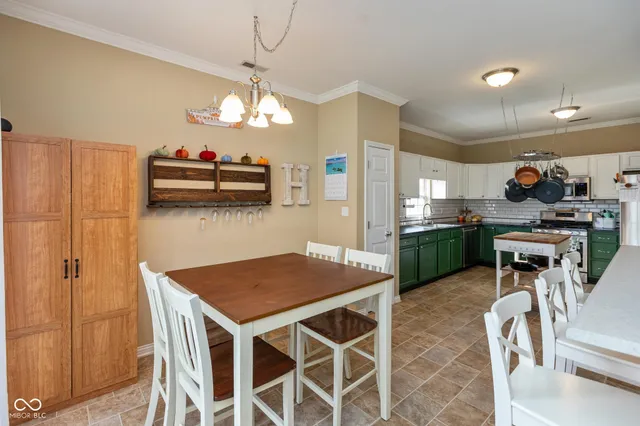 $255,000 | 1119 Chateaugay Court, New Whiteland, IN 46184