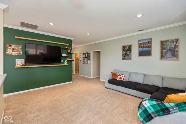 $255,000 | 1119 Chateaugay Court, New Whiteland, IN 46184