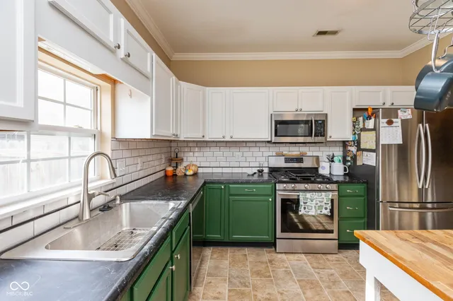 $255,000 | 1119 Chateaugay Court, New Whiteland, IN 46184