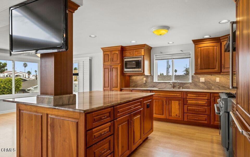 5138 Outrigger Way, Unit UPSTAIRS Oxnard, CA 93035 - Photo 3 of 17