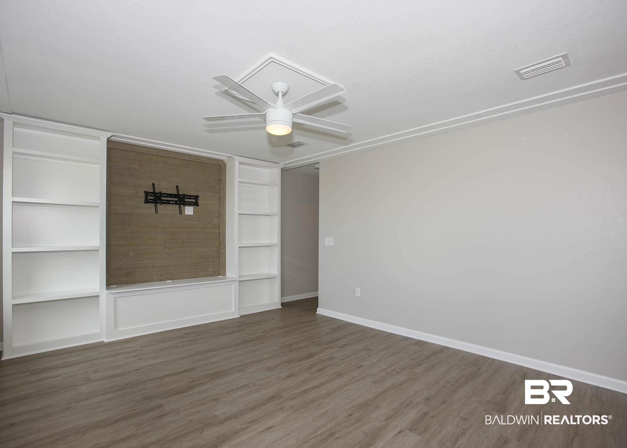 6882 Crimson Ridge Street Gulf Shores, AL 36542 - Photo 20 of 50 Primary Bedroom
