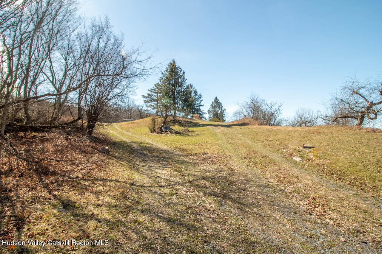 223 Plattekill Road Marlboro, NY 12542 - Photo 2 of 41 223PlattekillRddriveuphouse
