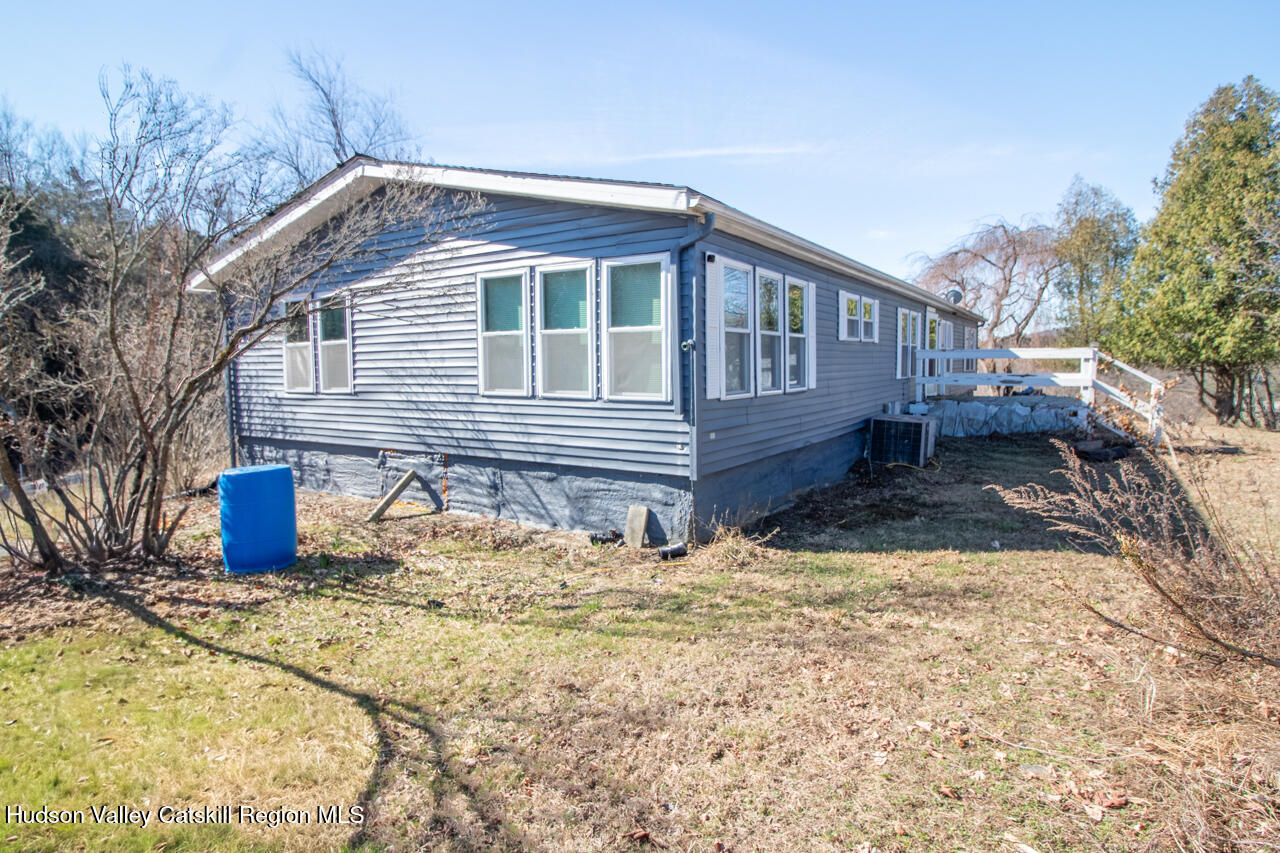 223 Plattekill Road Marlboro, NY 12542 - Photo 3 of 41 223PlattekillRd04