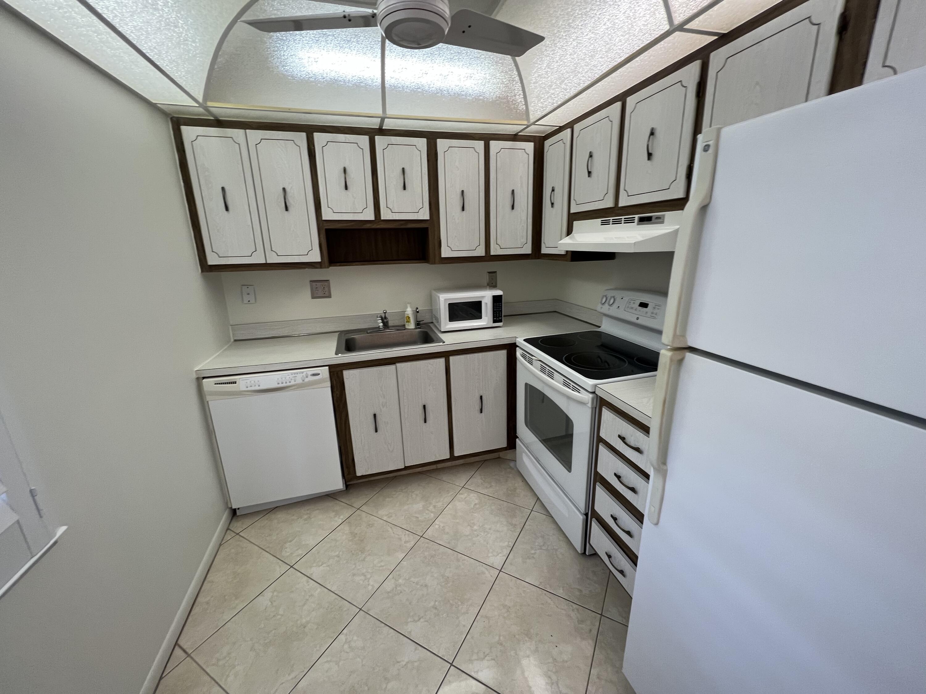441 Normandy Lane Delray Beach, FL 33484 - Photo 2 of 14 IMG_1206