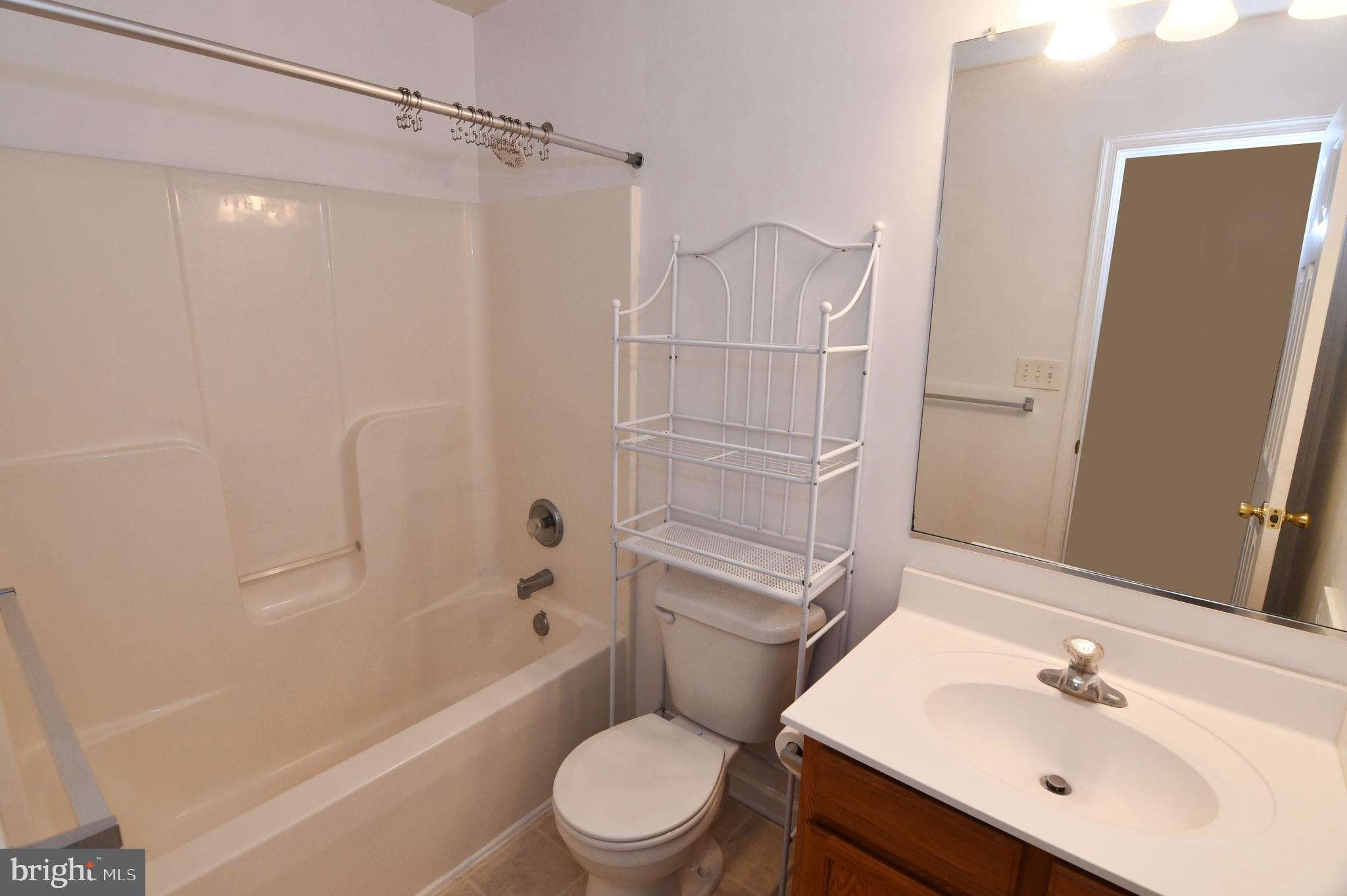 30 Neighbor Way Weston, WV 26452 - Photo 22 of 36 Full bath