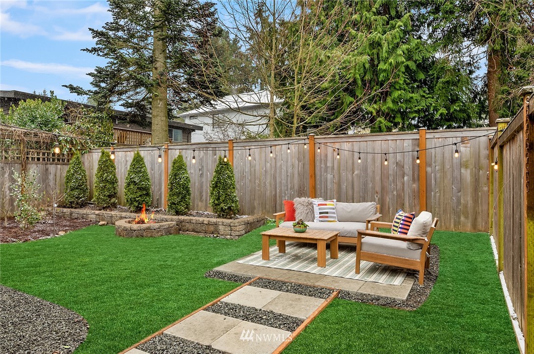 3827 53rd Avenue Southwest Seattle, WA 98116 - Photo 1 of 22