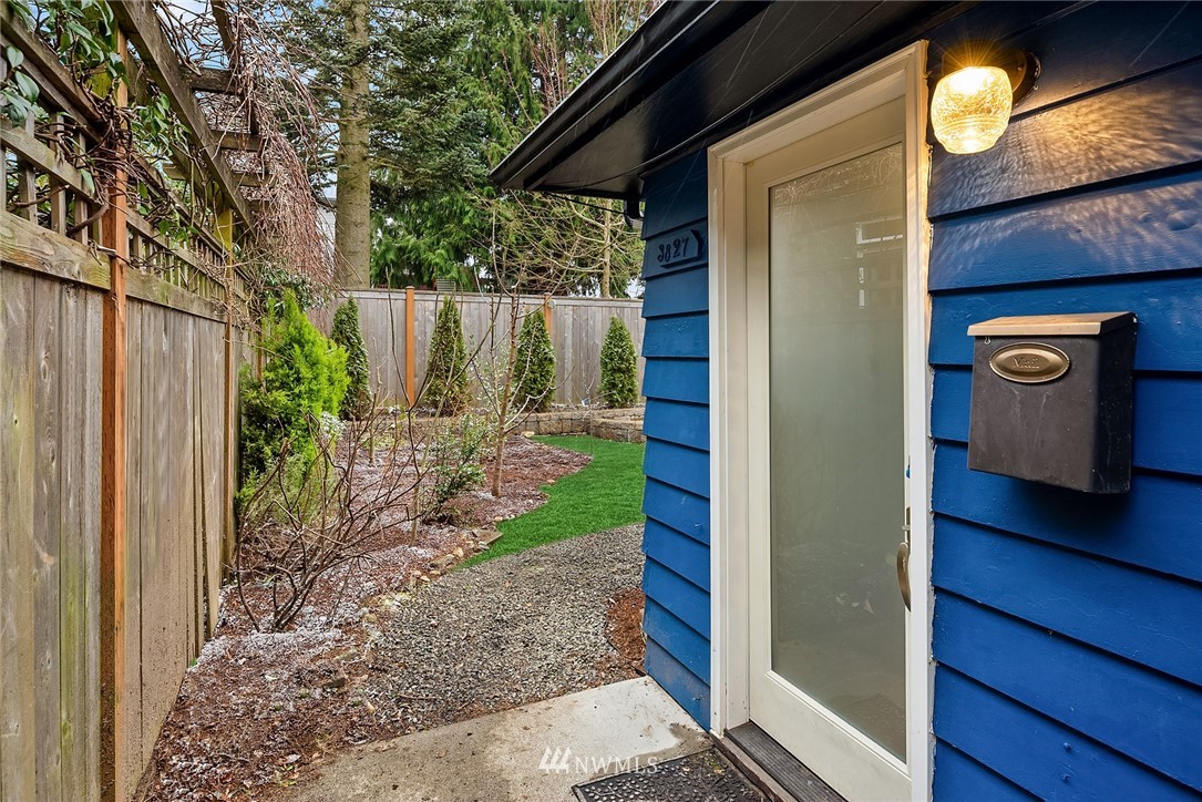 3827 53rd Avenue Southwest Seattle, WA 98116 - Photo 15 of 22