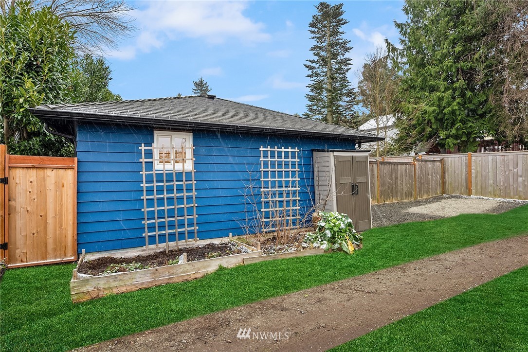 3827 53rd Avenue Southwest Seattle, WA 98116 - Photo 20 of 22