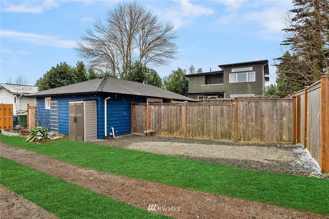 3827 53rd Avenue Southwest Seattle, WA 98116 - Photo 21 of 22