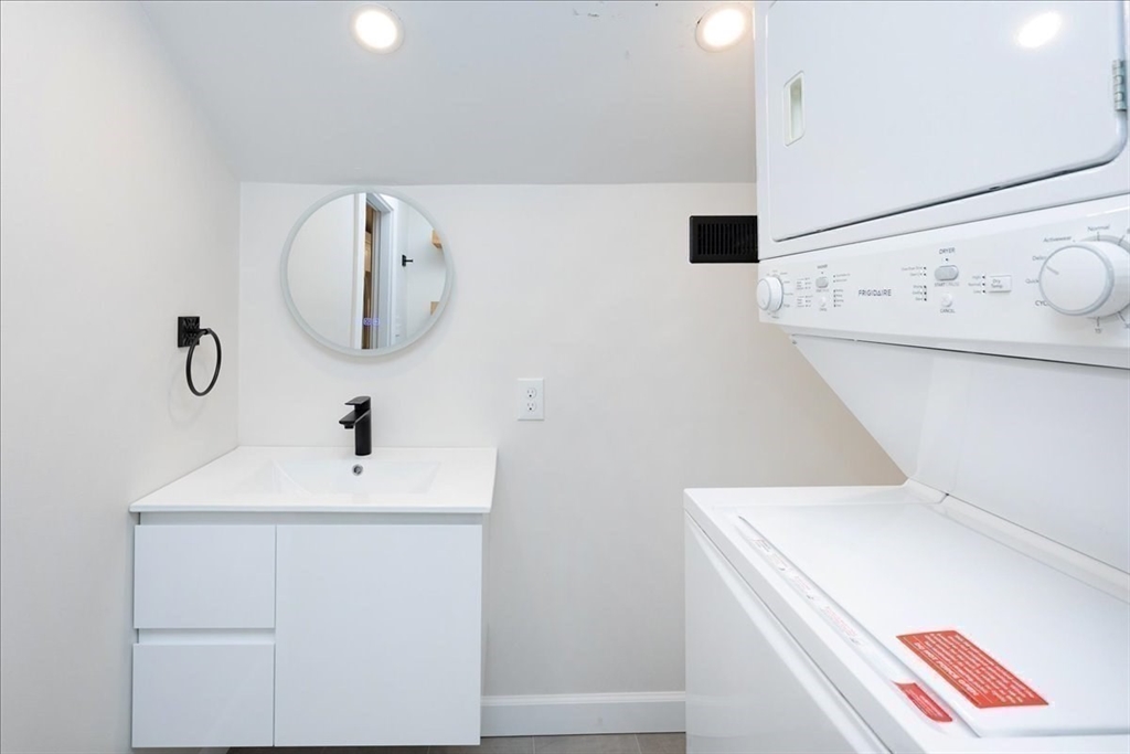 39 Trask Street, Unit 2 Beverly, MA 01915 - Photo 11 of 13