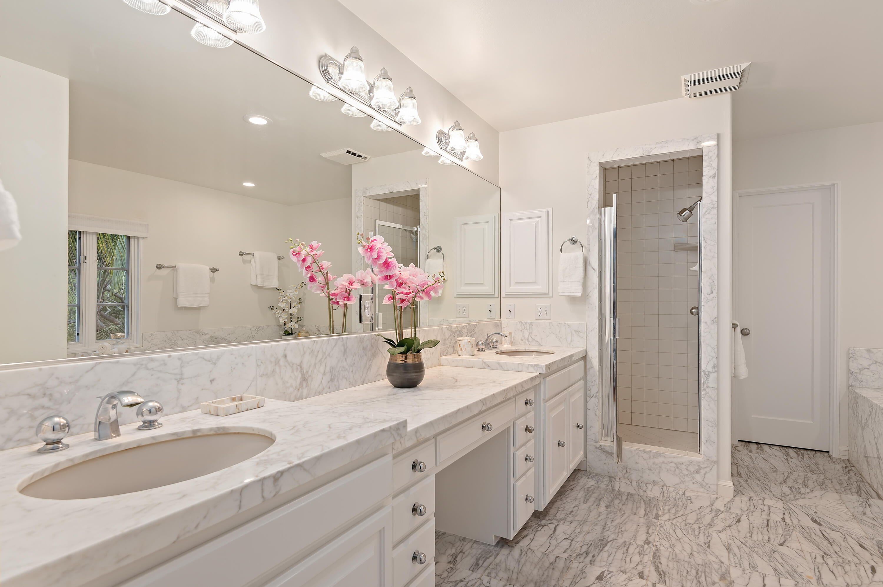 189 Hermosillo Road Montecito, CA 93108 - Photo 28 of 47 27 - Primary Bathroom