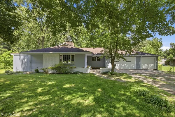 $274,900 | 3249 Imrek Drive, Akron, OH 44312