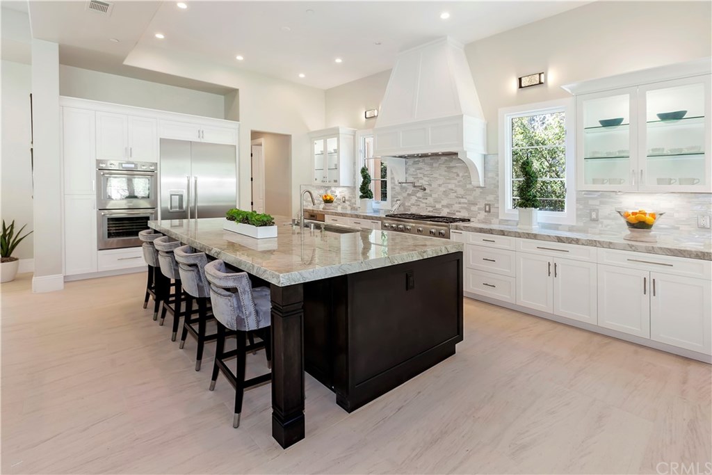 Gorgeous Island Kitchen Suitable for a Chef.