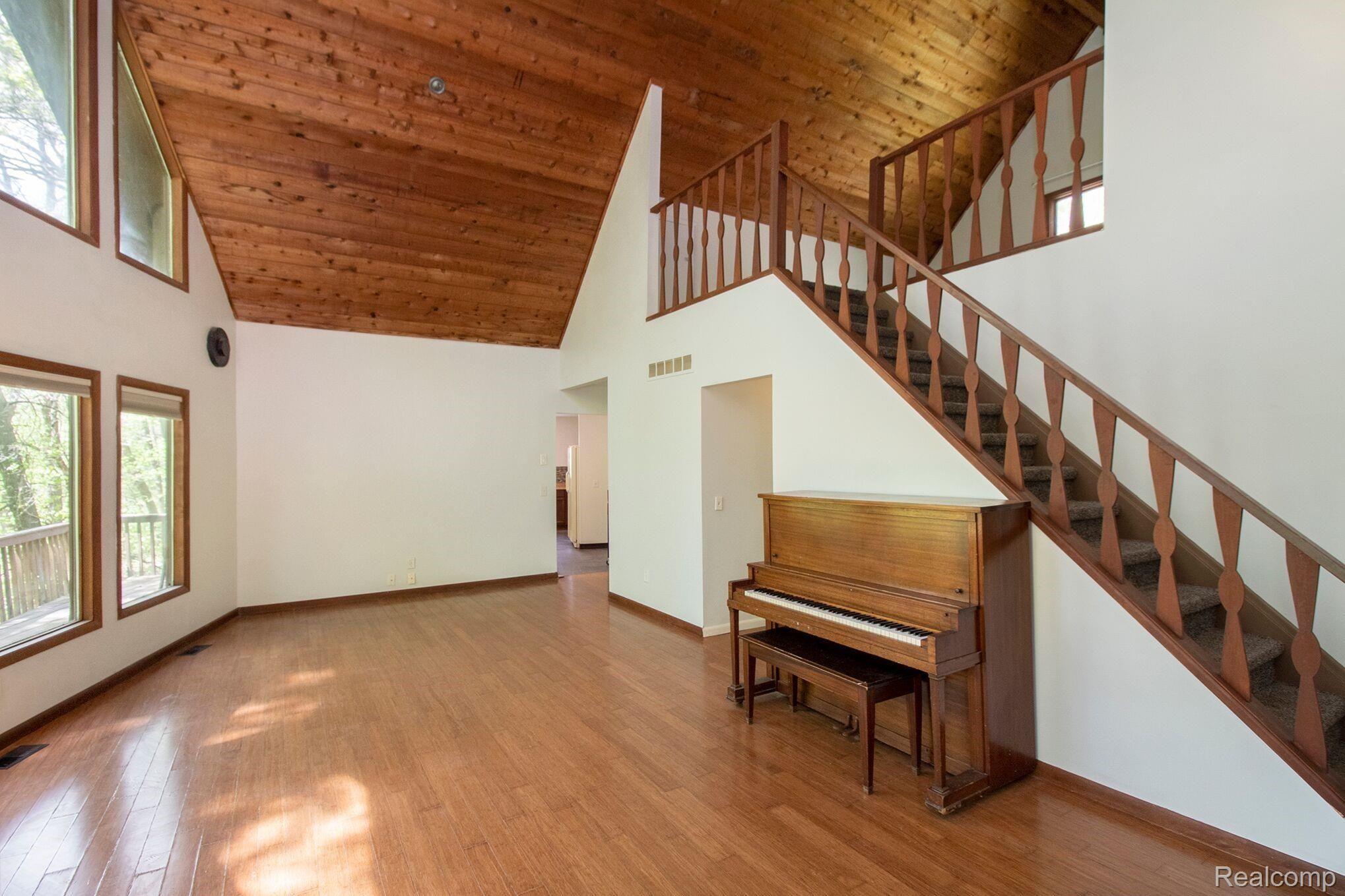 3805 Drahner Road Oxford, MI 48370 - Photo 12 of 32 uwR8SmmQ.jpeg