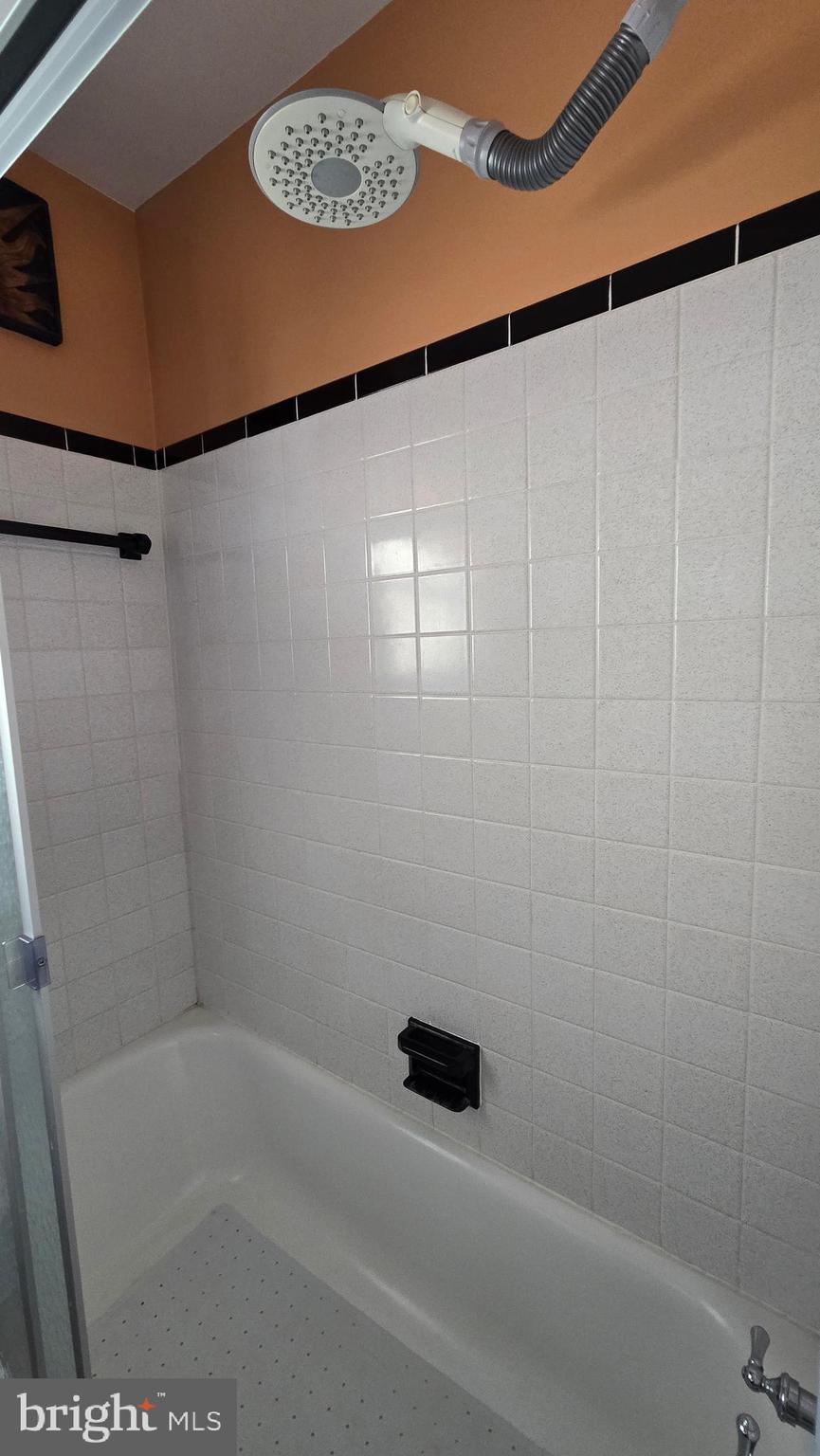 455 England Creamery Road North East, MD 21901 - Photo 36 of 42 large tiled shower Tub w/ glass doors