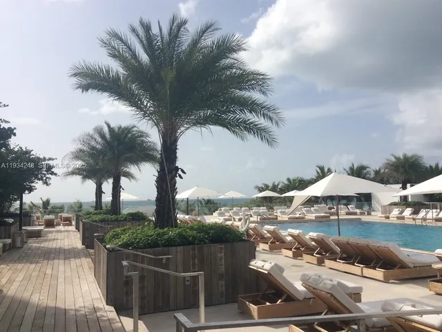 $20,000 | 2301 Collins Avenue, Unit 507, Miami Beach, FL 33139