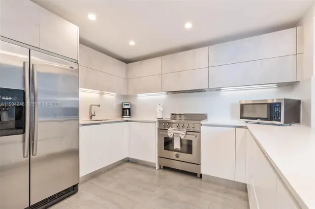 $20,000 | 2301 Collins Avenue, Unit 507, Miami Beach, FL 33139