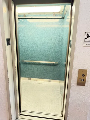 $1,350 | 839 West Sheridan Road, Unit 422, Chicago, IL 60613