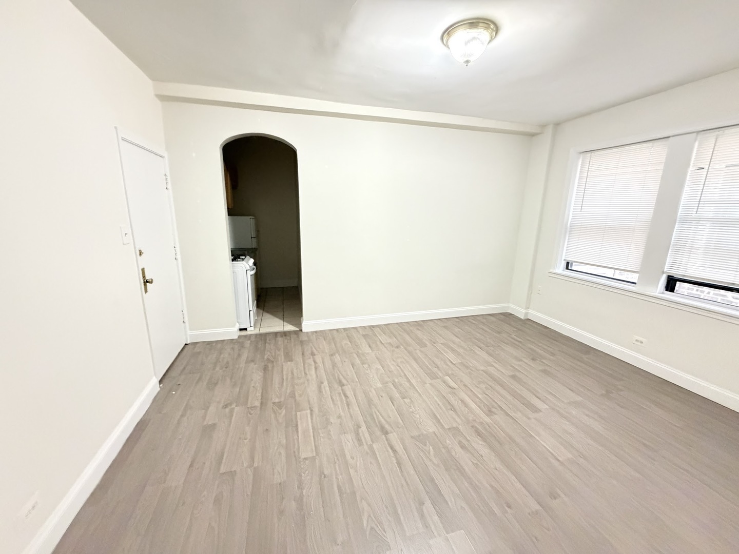 839 West Sheridan Road, Unit 422 Chicago, IL 60613 - Photo 7 of 10