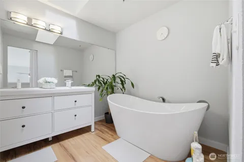 $868,000 | 7250 Old Redmond Road, Unit E119, Redmond, WA 98052