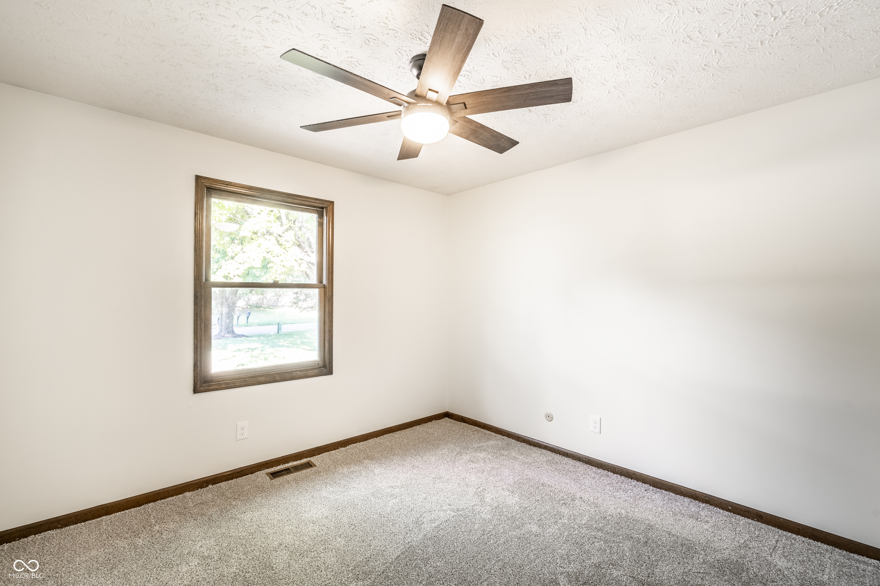 9669 Sycamore Road Carmel, IN 46032 - Photo 18 of 27 Gallery Image 18
