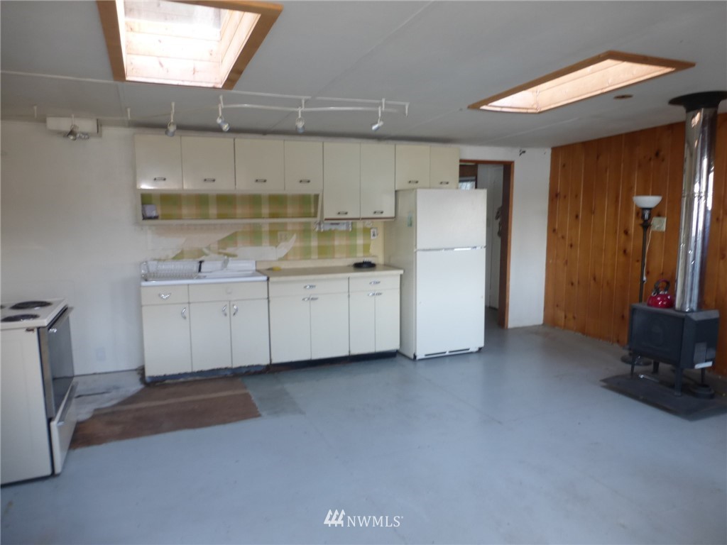 221 Mud Bay Dock Road Lopez Island, WA 98261 - Photo 4 of 8 Gallery Image 4