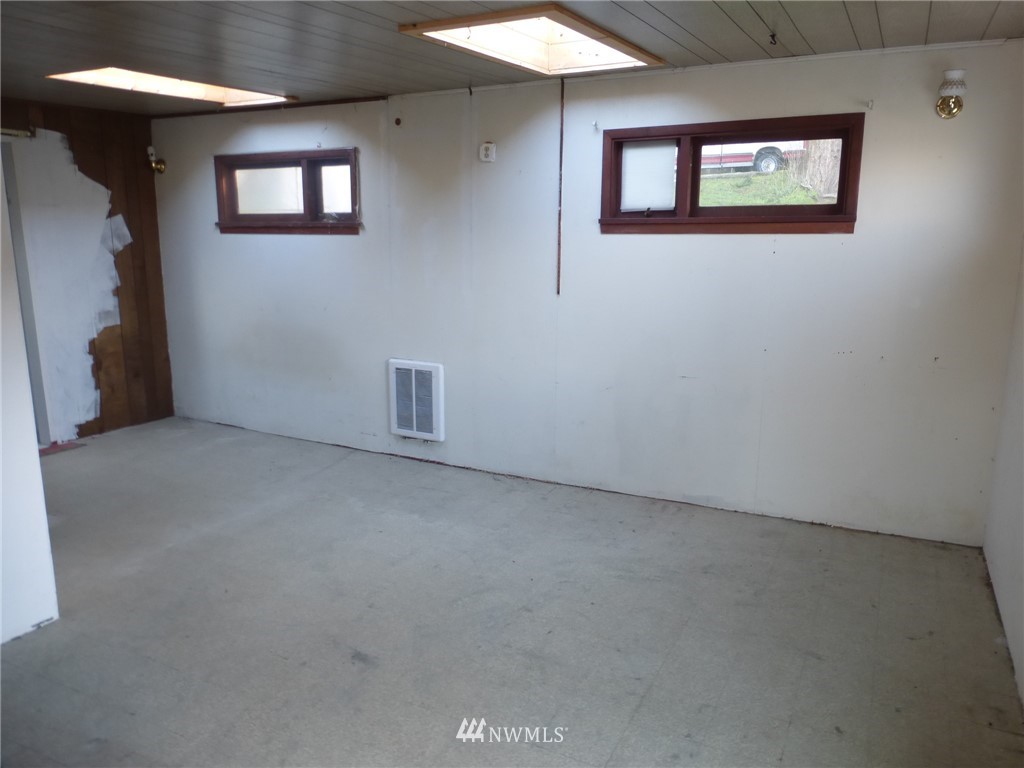 221 Mud Bay Dock Road Lopez Island, WA 98261 - Photo 5 of 8 Gallery Image 5