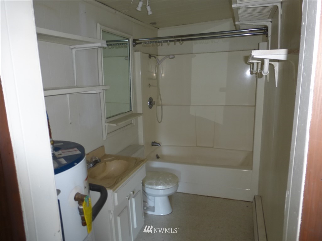221 Mud Bay Dock Road Lopez Island, WA 98261 - Photo 6 of 8 Gallery Image 6