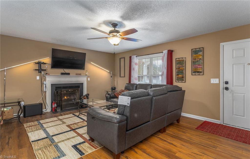 5140 Windsbury Ridge Road Clemmons, NC 27012 - Photo 3 of 24 Gallery Image 3