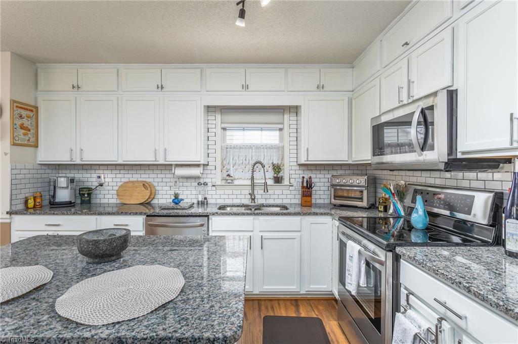 5140 Windsbury Ridge Road Clemmons, NC 27012 - Photo 6 of 24 Gallery Image 6