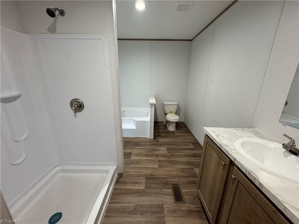 5787 Davis Road Walkertown, NC 27051 - Photo 16 of 30 Primary Bathroom