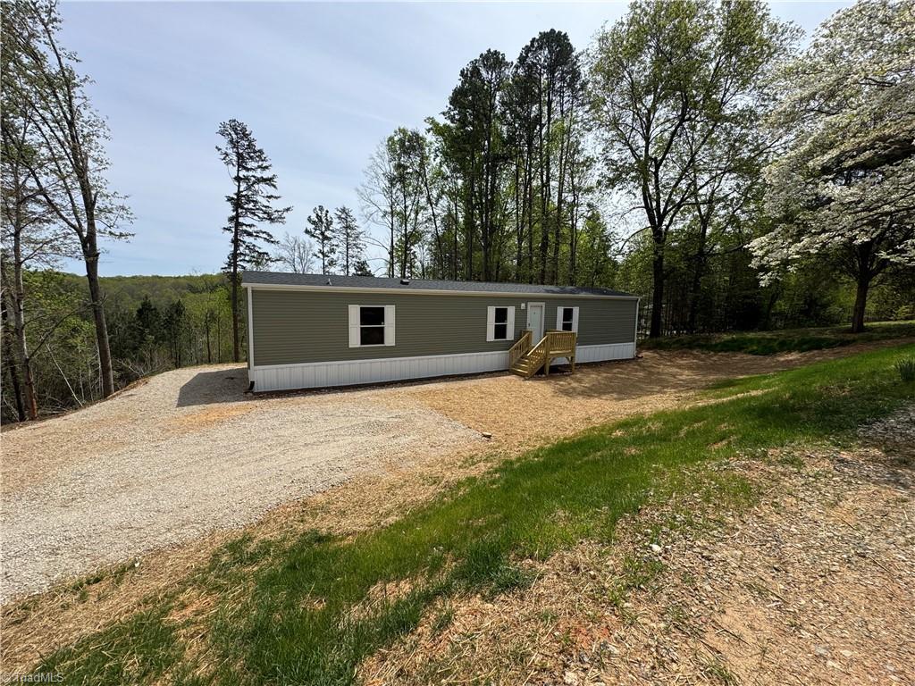 5787 Davis Road Walkertown, NC 27051 - Photo 4 of 30 Front of Home