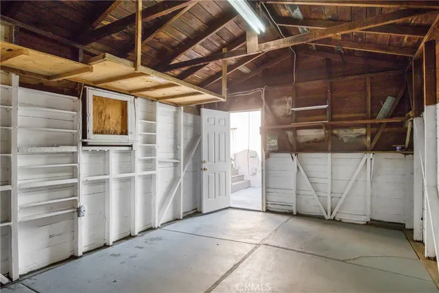 a house view with a outdoor space