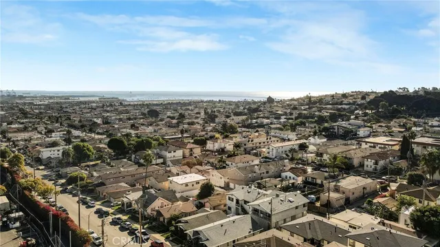 $2,200 | 959 West 17th Street, Unit 1/2, San Pedro, CA 90731