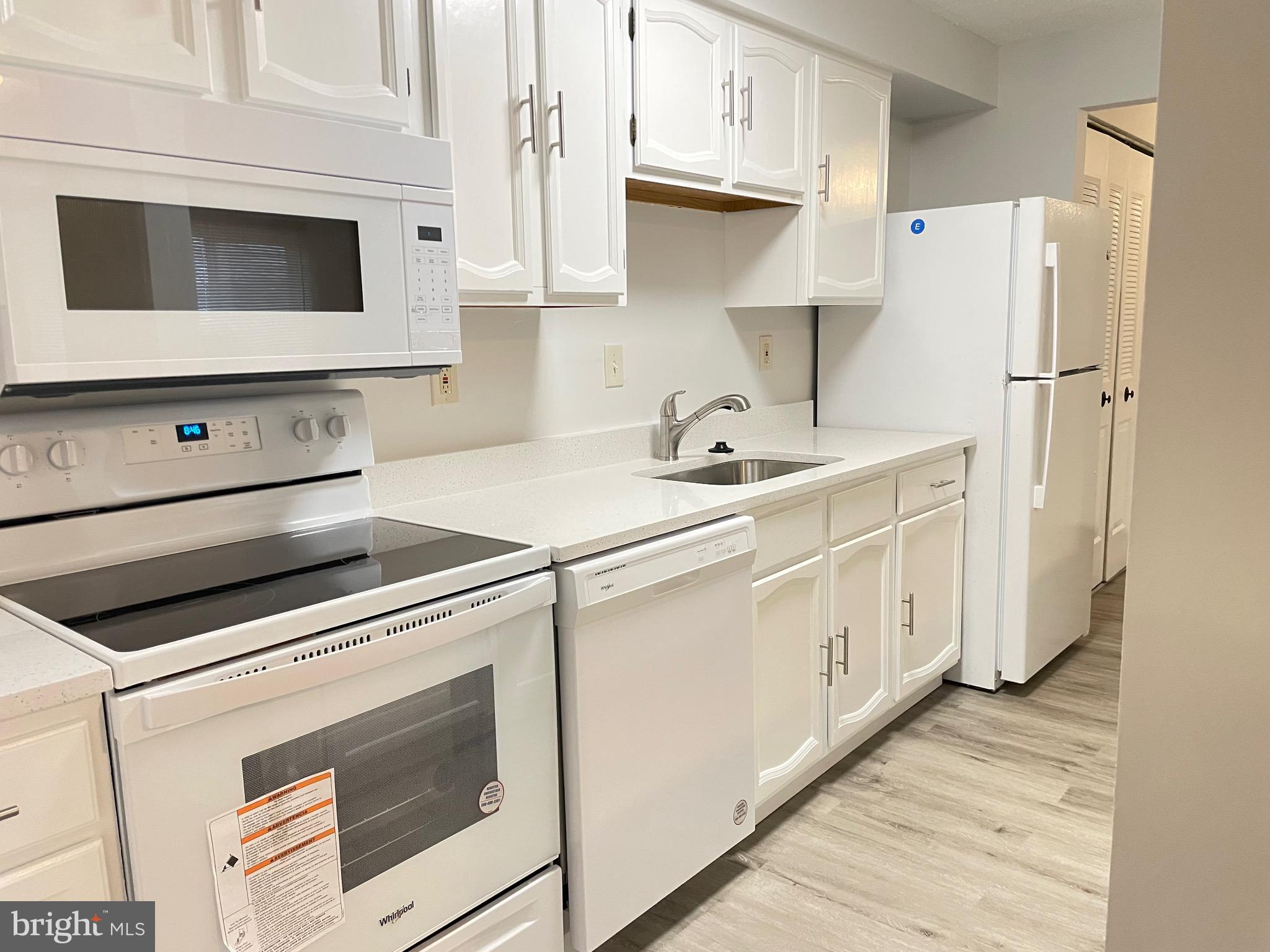 997 Heather Ridge Drive, Unit 3A Frederick, MD 21702 - Photo 4 of 17 Kitchen