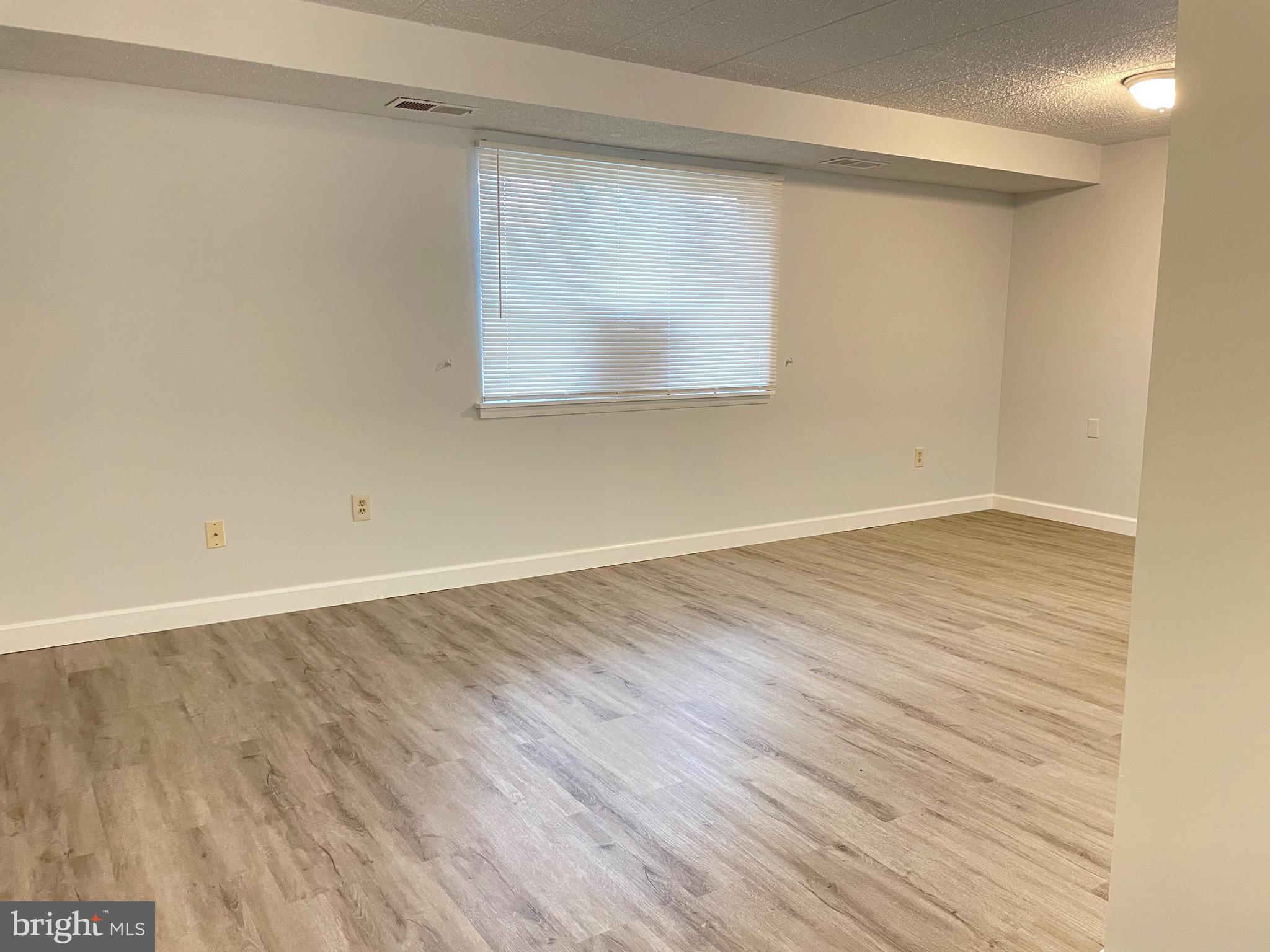 997 Heather Ridge Drive, Unit 3A Frederick, MD 21702 - Photo 10 of 17 Living room