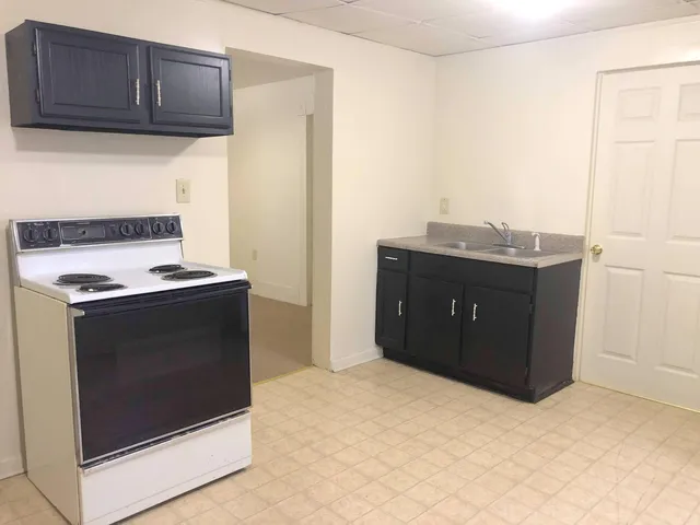 $899 | 922 12th Street Southeast, Unit A, Roanoke, VA 24013
