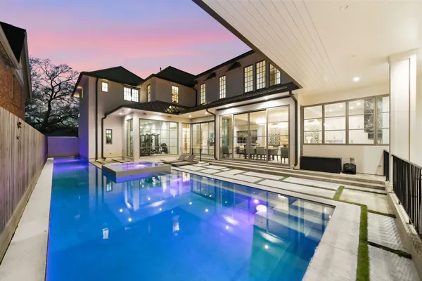 $3,000,000 | 2615 Yupon Street, Houston, TX 77006