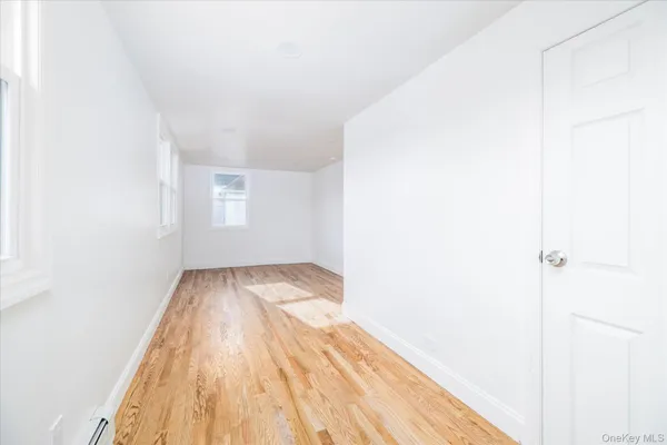 $3,300 | 9 Hanover Place, Unit 2, Rockville Centre, NY 11570