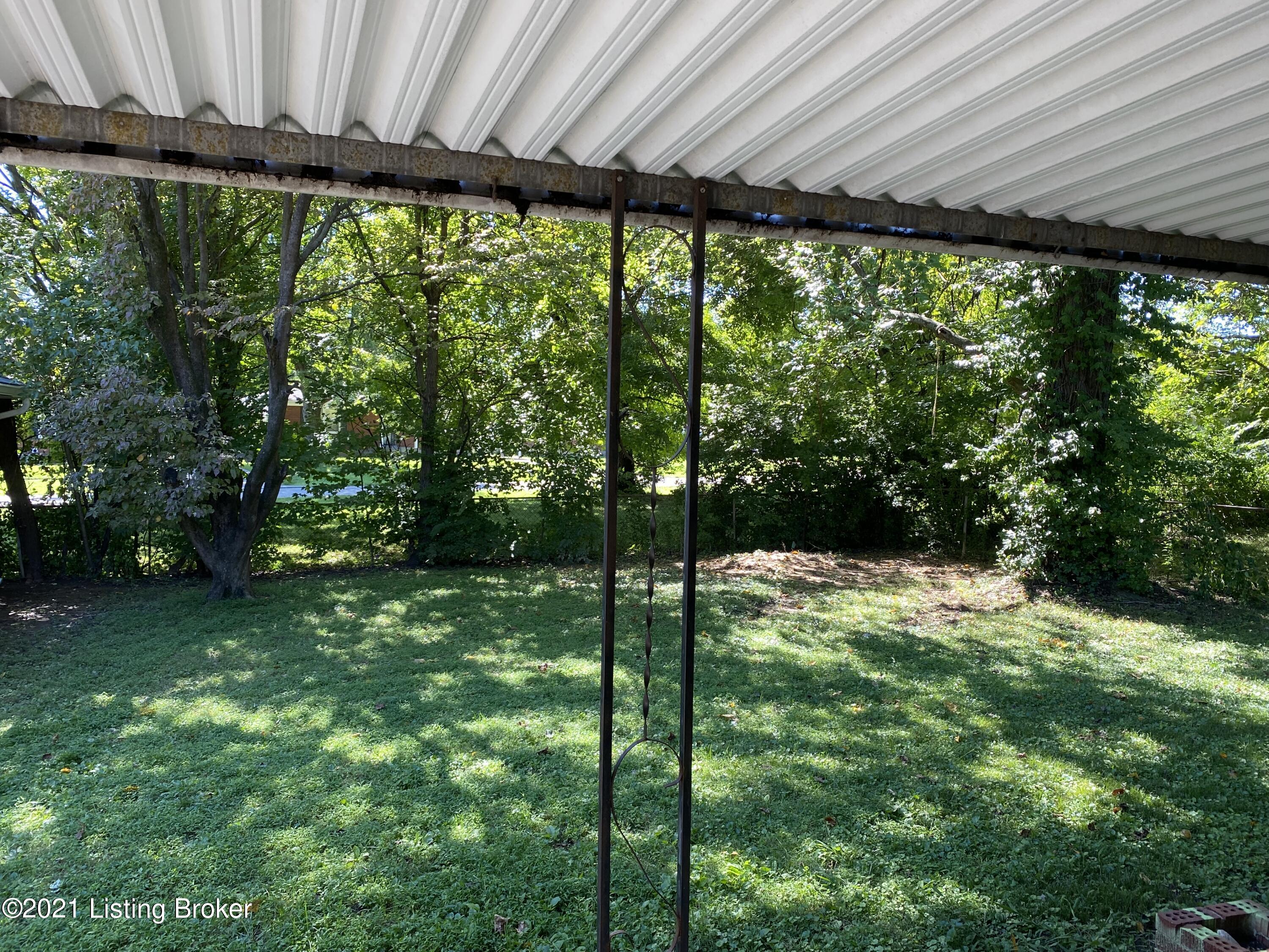 2220 Peaslee Road Louisville, KY 40216 - Photo 32 of 32 IMG-2302