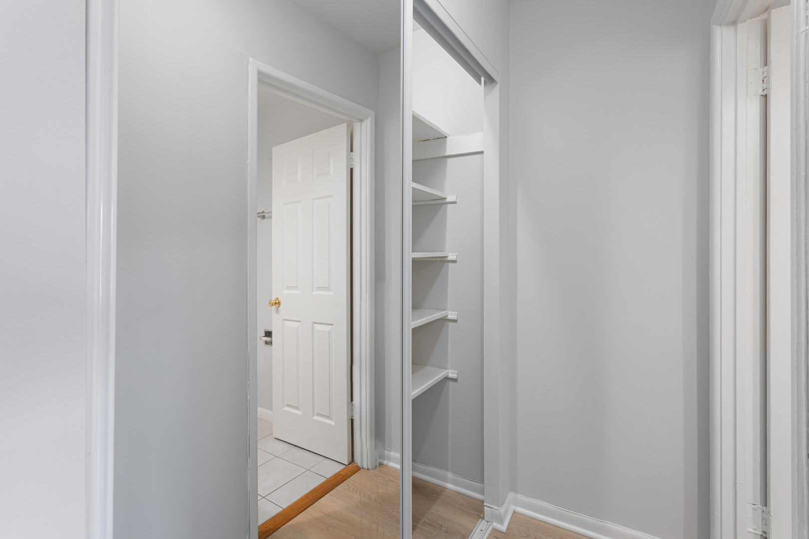 6758 North Sheridan Road, Unit 247 Chicago, IL 60626 - Photo 9 of 13 a view of elevator with hallway
