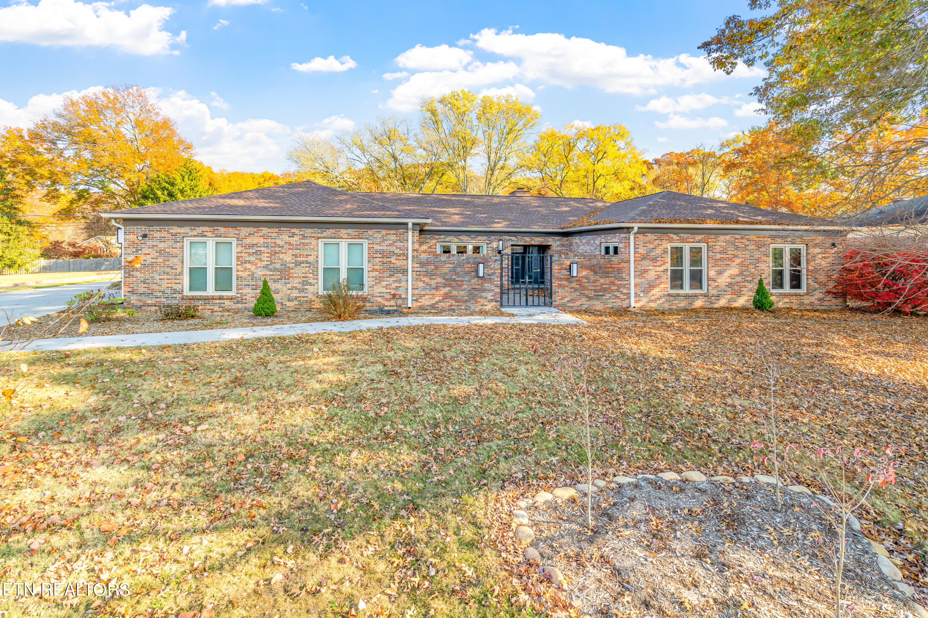 720 Kempton Road Knoxville, TN 37909 - Photo 1 of 43 720 Kempton Road-51