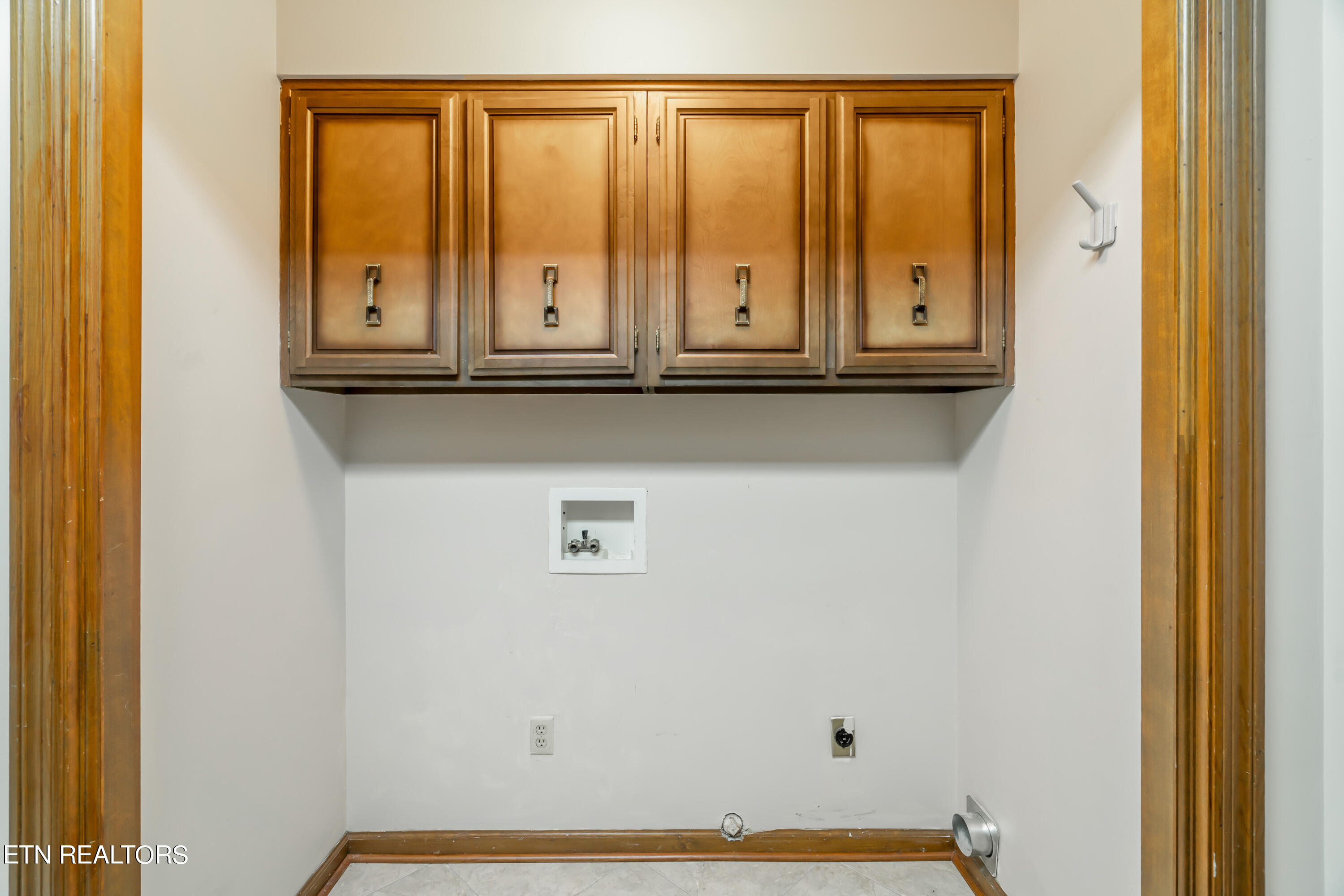 720 Kempton Road Knoxville, TN 37909 - Photo 18 of 43 720 Kempton Road-19