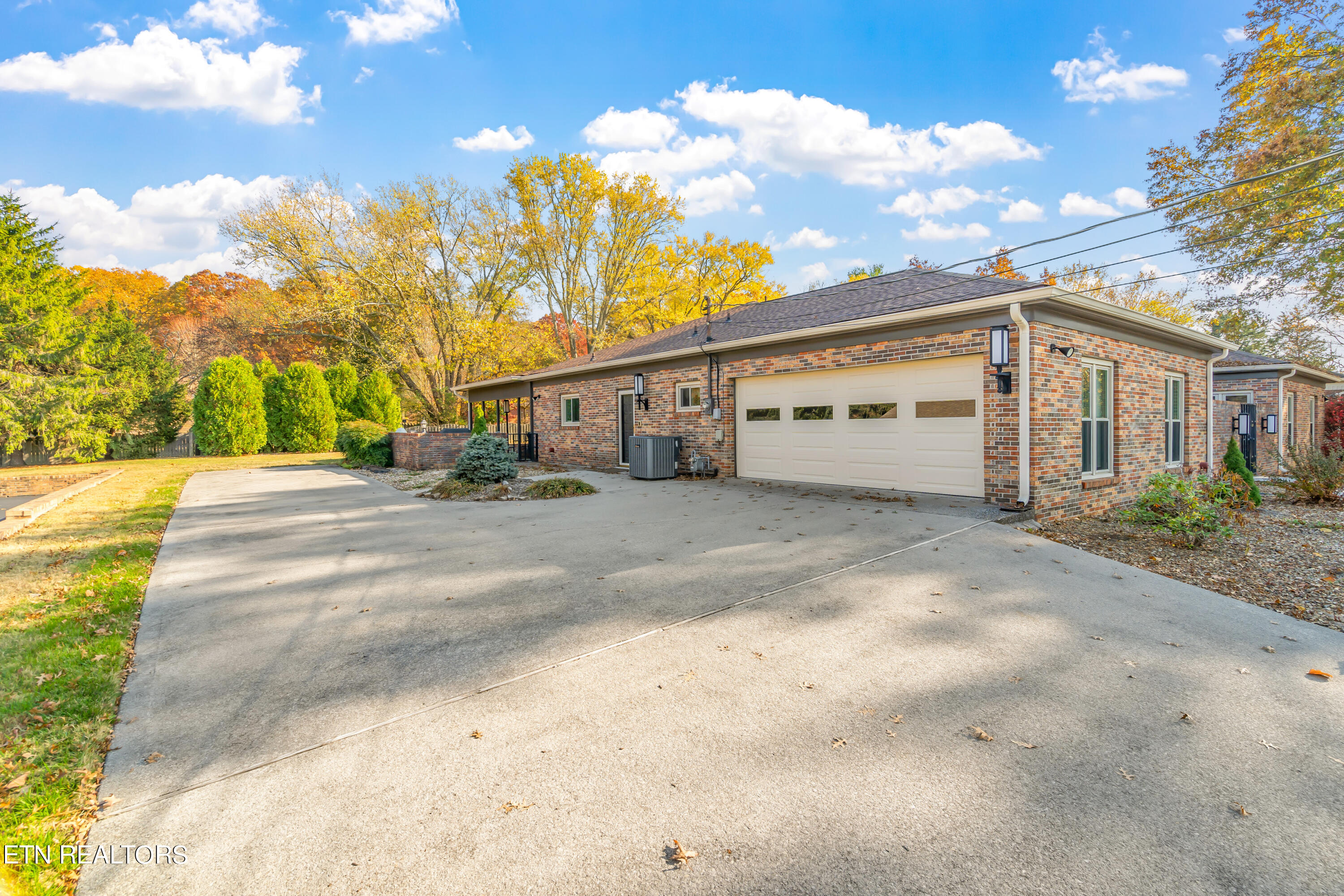 720 Kempton Road Knoxville, TN 37909 - Photo 38 of 43 720 Kempton Road-42