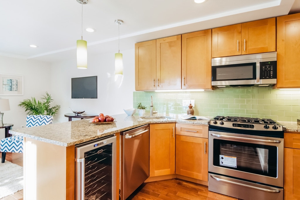 108 Maverick Street, Unit 1 Boston, MA 02128 - Photo 2 of 15