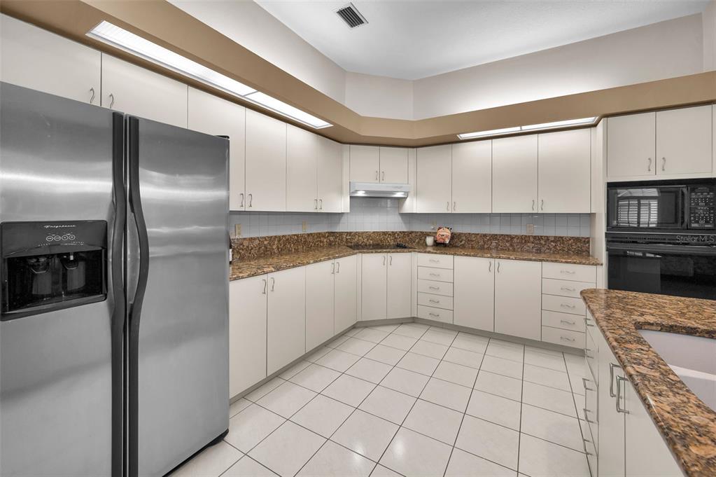 1120 Hunters Place Oldsmar, FL 34677 - Photo 18 of 53