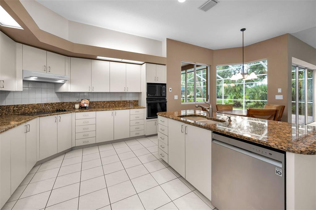 1120 Hunters Place Oldsmar, FL 34677 - Photo 19 of 53