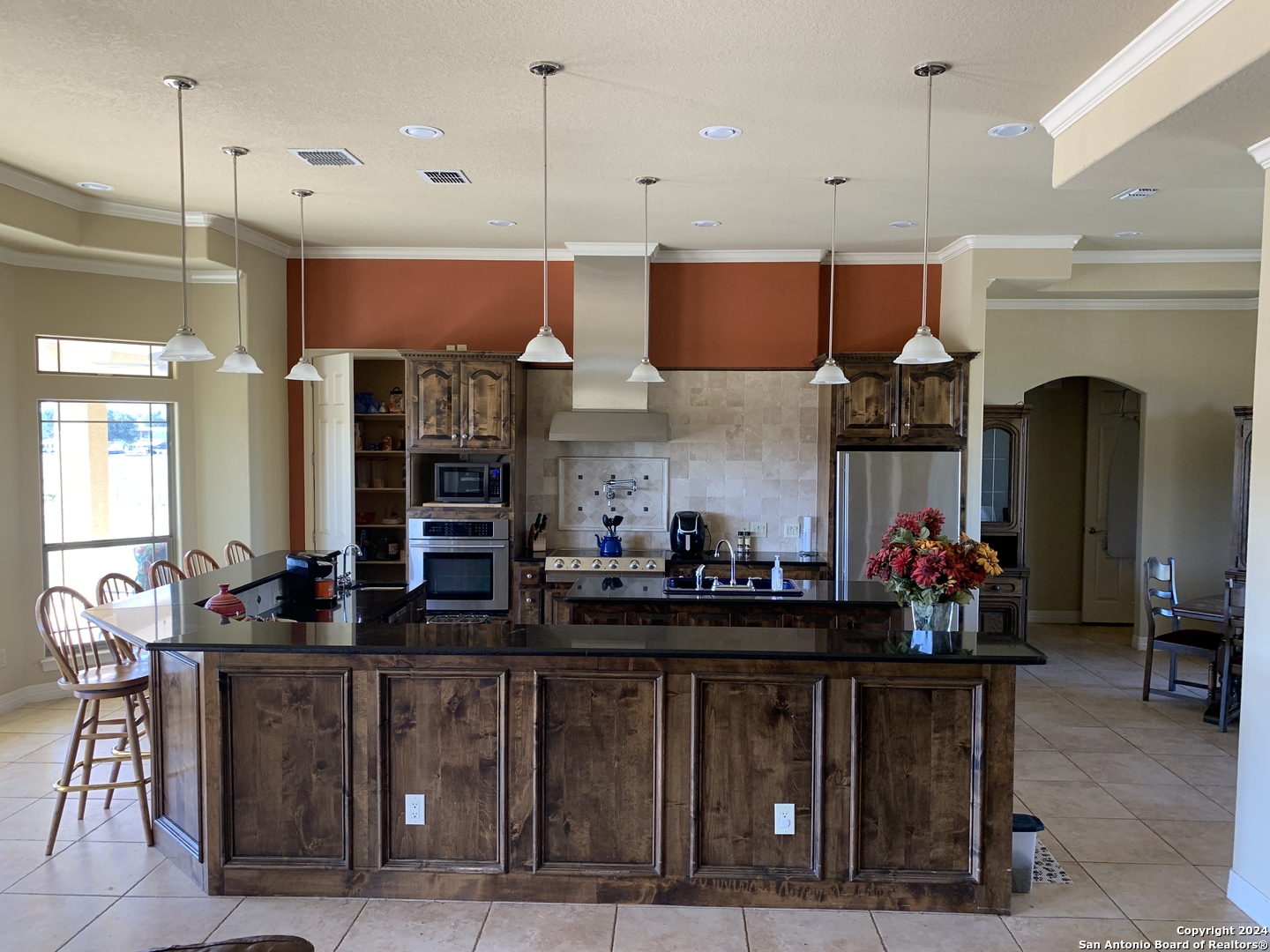 338 Tower Road San Antonio, TX 78223 - Photo 5 of 26 a kitchen with lots of counter top space