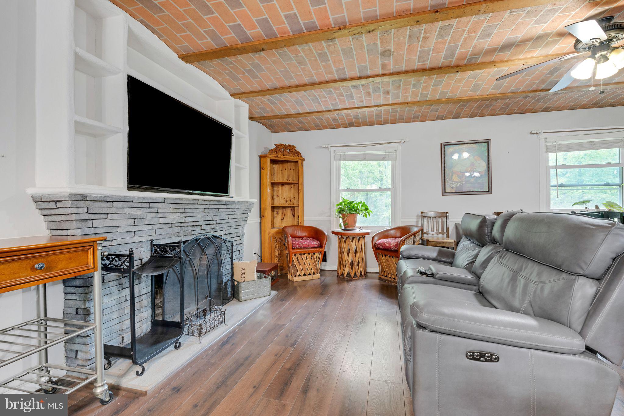 41295 Red Hill Road Leesburg, VA 20175 - Photo 5 of 43 Gallery Image 5